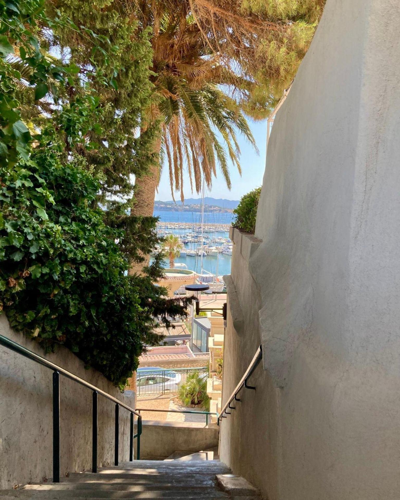 Appartement Coup De Coeur Centre Village Et Plage Climatise 3 Etoiles Terra Cigala Bandol Exterior photo